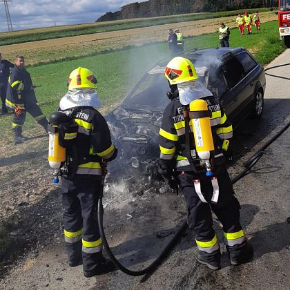 Fahrzeugbrand in Dunkelstein